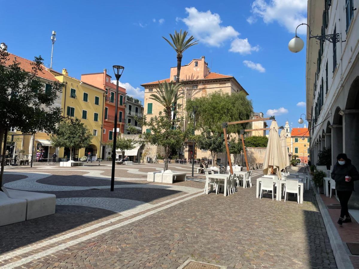 Appartamento Stella Marina In Pieno Centro Di Pietra Ligure Sulla Passeggiata E A Un Passo Dal Mare Экстерьер фото