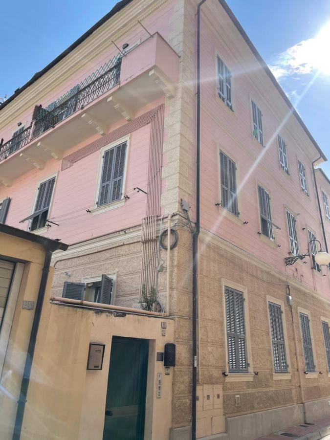 Appartamento Stella Marina In Pieno Centro Di Pietra Ligure Sulla Passeggiata E A Un Passo Dal Mare Экстерьер фото